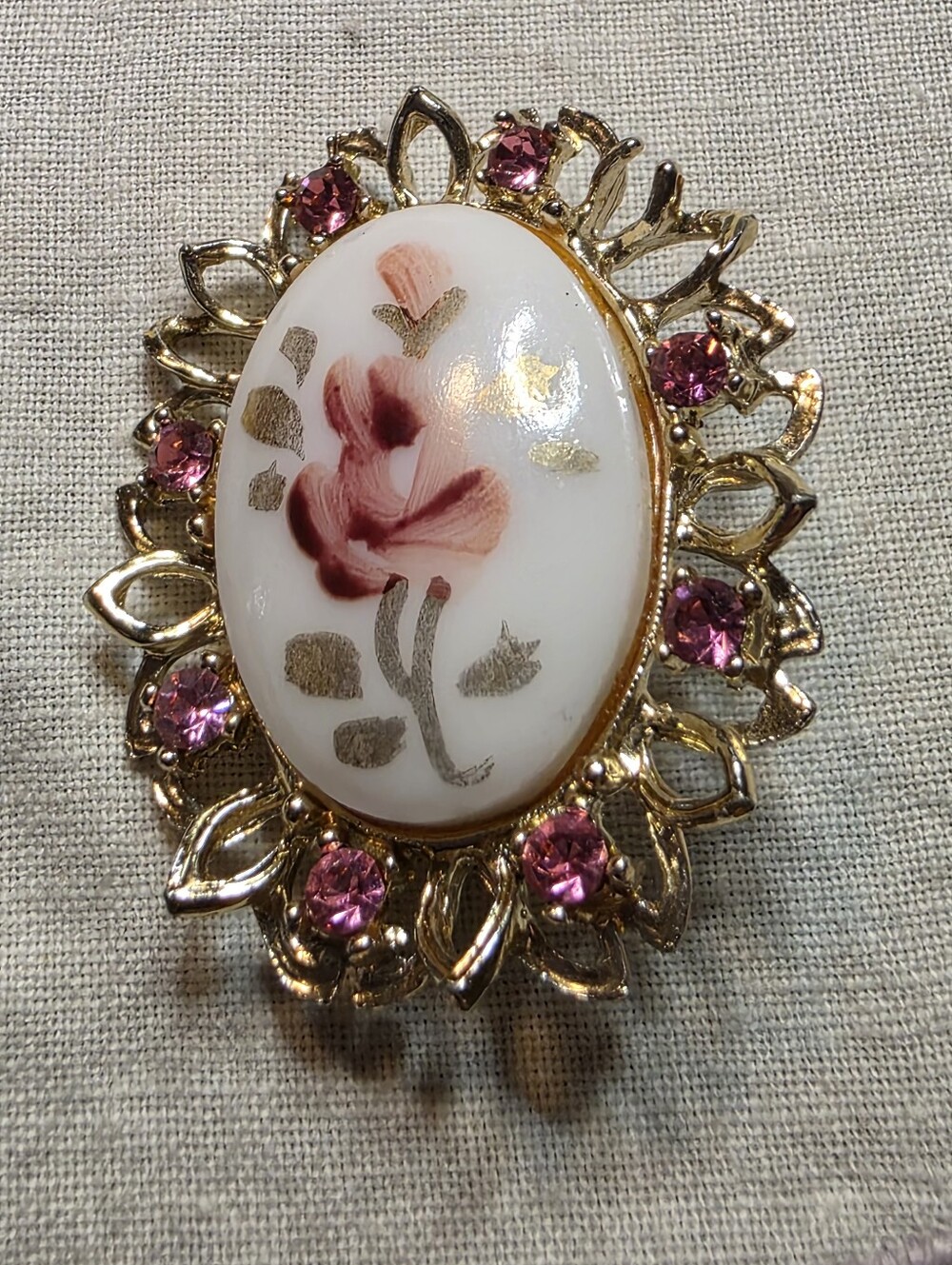 Vintage Pink Floral Porcelain Oval Brooch - Gold Tone